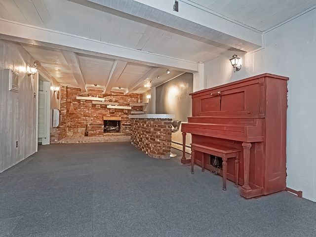 107 Longvue Dr, Harmony Boro, PA 16037