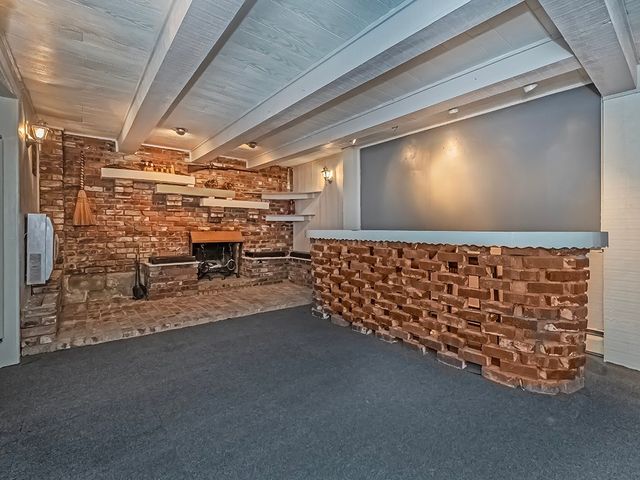 107 Longvue Dr, Harmony Boro, PA 16037