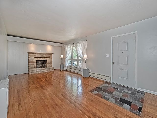107 Longvue Dr, Harmony Boro, PA 16037