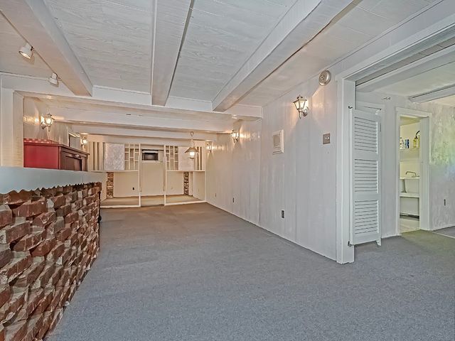 107 Longvue Dr, Harmony Boro, PA 16037