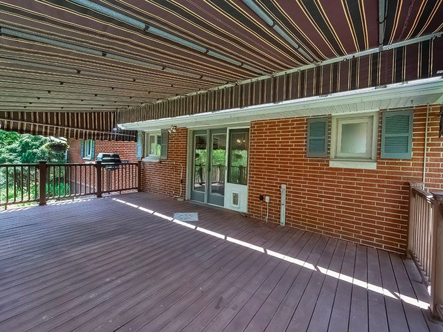 107 Longvue Dr, Harmony Boro, PA 16037