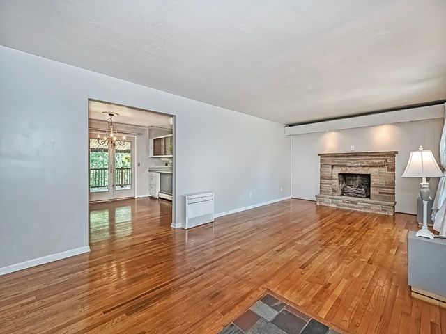 107 Longvue Dr, Harmony Boro, PA 16037