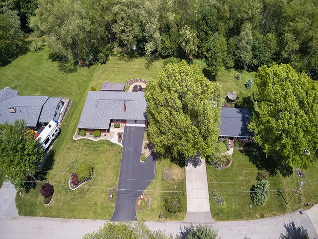107 Longvue Dr, Harmony Boro, PA 16037