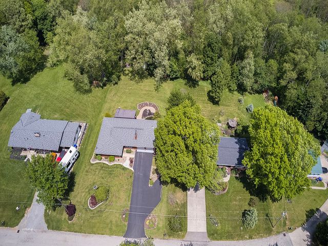 107 Longvue Dr, Harmony Boro, PA 16037
