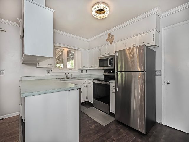 107 Longvue Dr, Harmony Boro, PA 16037