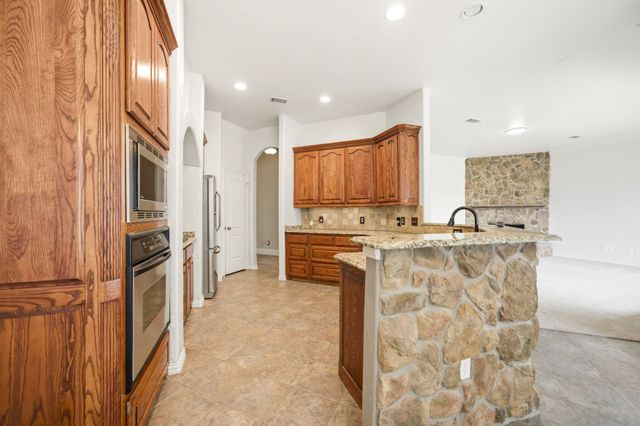 132 Silver Rose Boulevard, Burleson, TX 76028