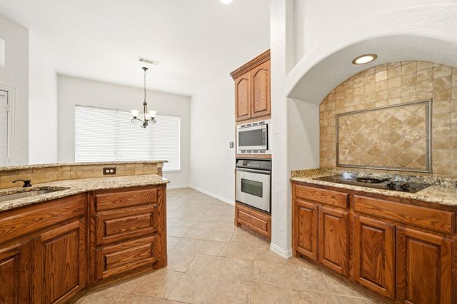 132 Silver Rose Boulevard, Burleson, TX 76028