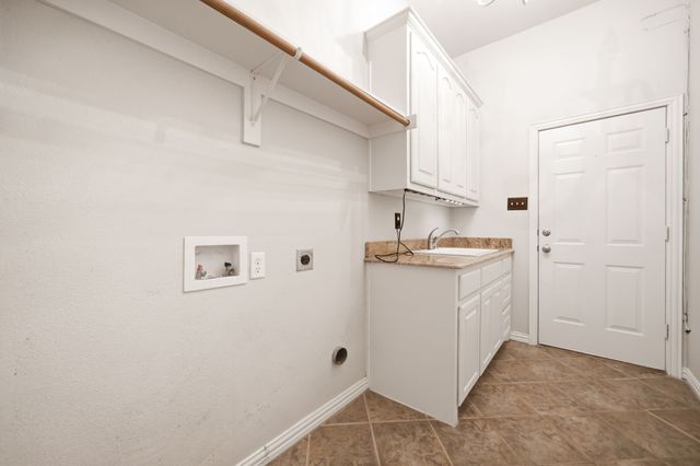 132 Silver Rose Boulevard, Burleson, TX 76028