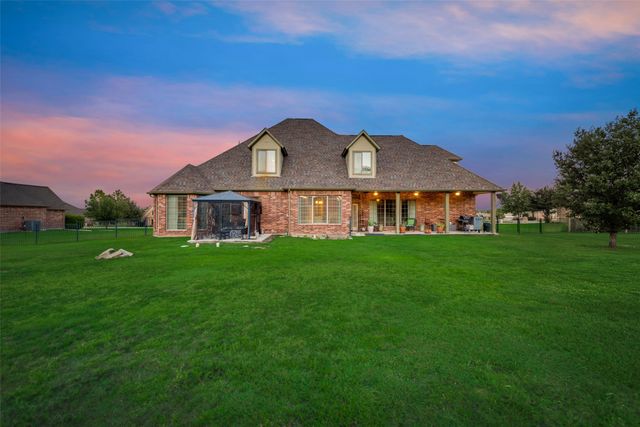 132 Silver Rose Boulevard, Burleson, TX 76028