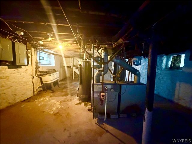 32 Lark Street, Buffalo, NY 14211