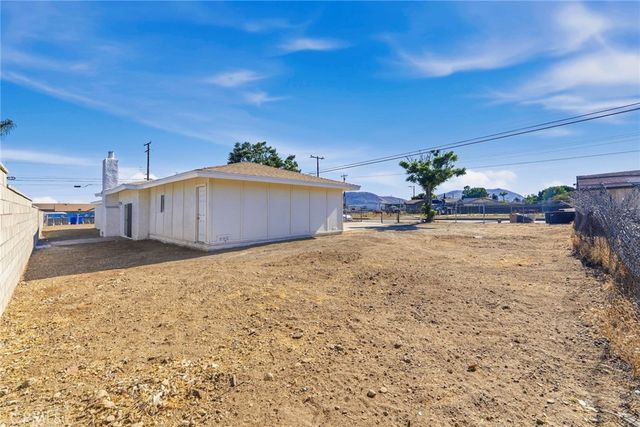 19512 Jurupa, Bloomington, CA 92316