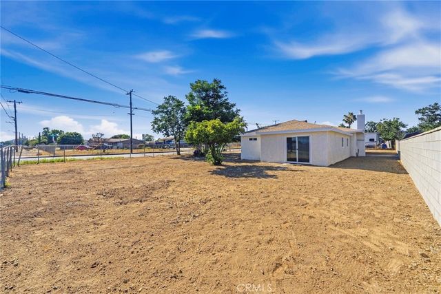 19512 Jurupa, Bloomington, CA 92316