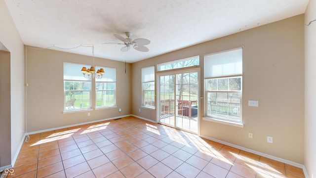 922 Lincoln Park West Drive, Greenwood, IN 46142