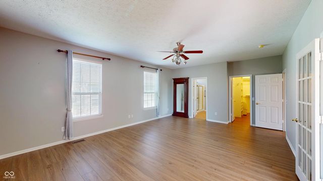 922 Lincoln Park West Drive, Greenwood, IN 46142