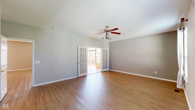 922 Lincoln Park West Drive, Greenwood, IN 46142