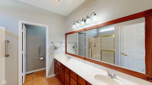 922 Lincoln Park West Drive, Greenwood, IN 46142