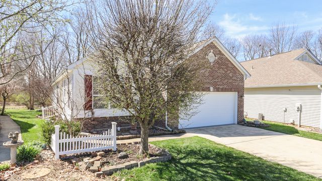 922 Lincoln Park West Drive, Greenwood, IN 46142