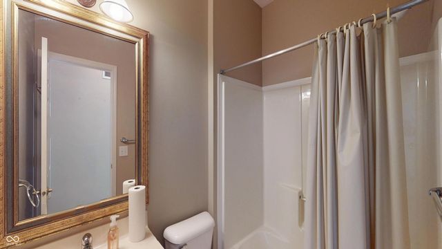 922 Lincoln Park West Drive, Greenwood, IN 46142