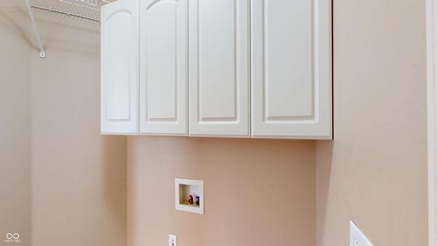 922 Lincoln Park West Drive, Greenwood, IN 46142