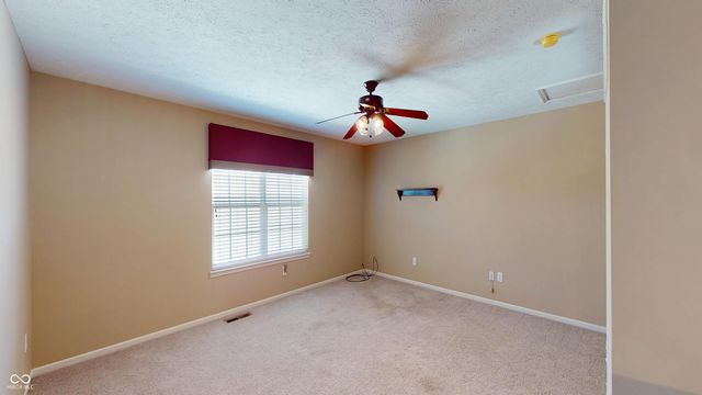 922 Lincoln Park West Drive, Greenwood, IN 46142