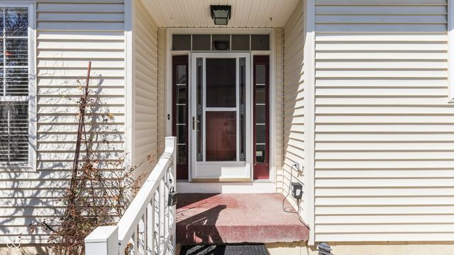 922 Lincoln Park West Drive, Greenwood, IN 46142