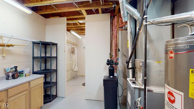 922 Lincoln Park West Drive, Greenwood, IN 46142