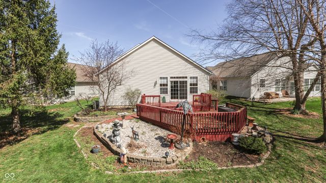922 Lincoln Park West Drive, Greenwood, IN 46142