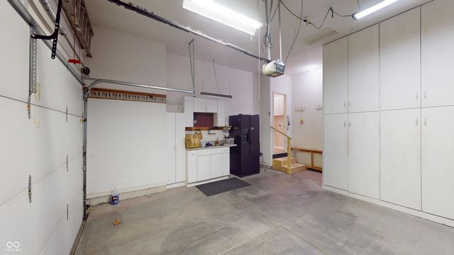 922 Lincoln Park West Drive, Greenwood, IN 46142