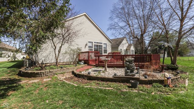 922 Lincoln Park West Drive, Greenwood, IN 46142