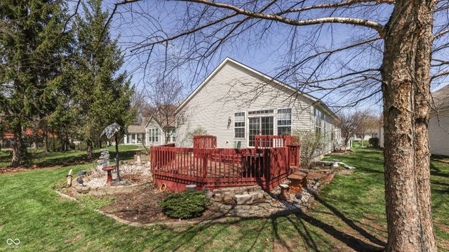 922 Lincoln Park West Drive, Greenwood, IN 46142