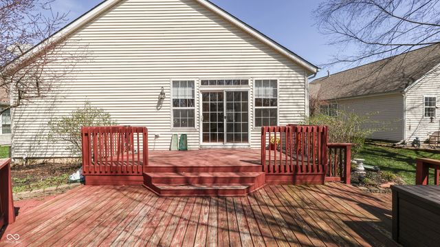 922 Lincoln Park West Drive, Greenwood, IN 46142