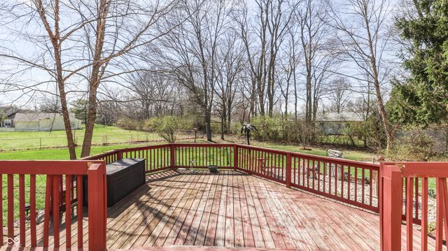 922 Lincoln Park West Drive, Greenwood, IN 46142