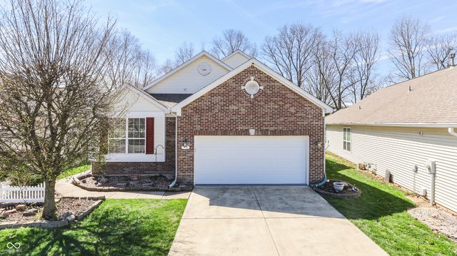 922 Lincoln Park West Drive, Greenwood, IN 46142