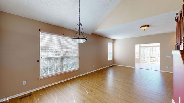 922 Lincoln Park West Drive, Greenwood, IN 46142