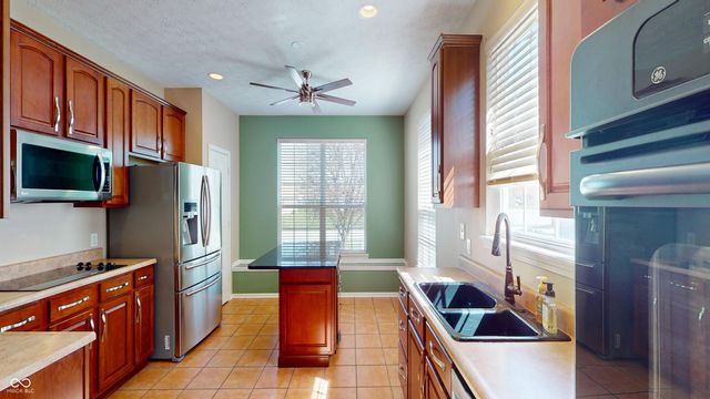 922 Lincoln Park West Drive, Greenwood, IN 46142