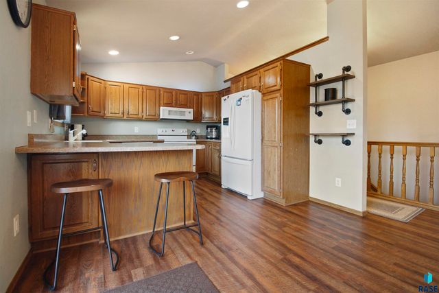 2505 S Pepper Ridge Ave Avenue, Sioux Falls, SD 57103