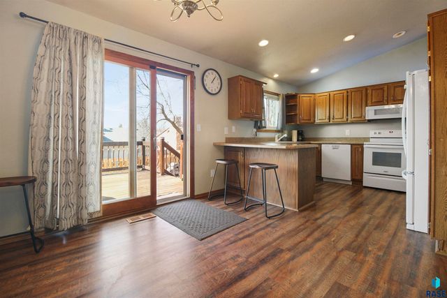 2505 S Pepper Ridge Ave Avenue, Sioux Falls, SD 57103