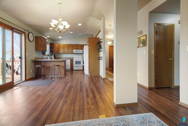 2505 S Pepper Ridge Ave Avenue, Sioux Falls, SD 57103