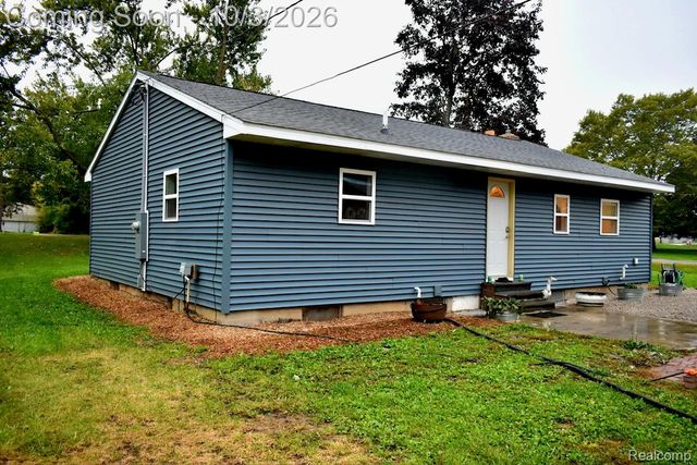 4441 E Court Street, Burton, MI 48509