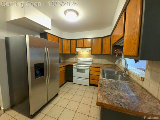 4441 E Court Street, Burton, MI 48509