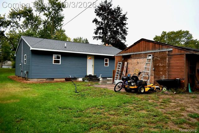 4441 E Court Street, Burton, MI 48509