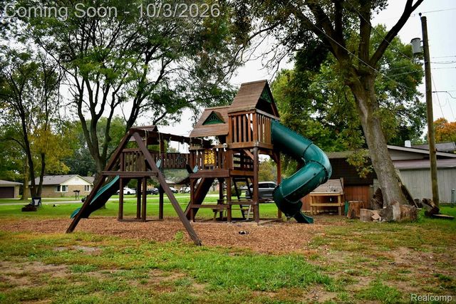 4441 E Court Street, Burton, MI 48509