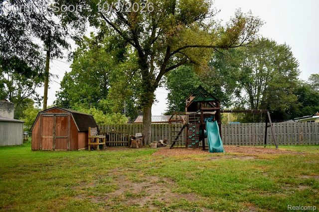 4441 E Court Street, Burton, MI 48509