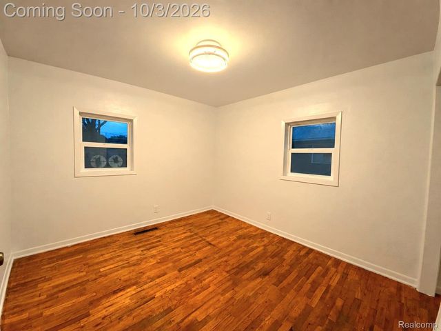 4441 E Court Street, Burton, MI 48509