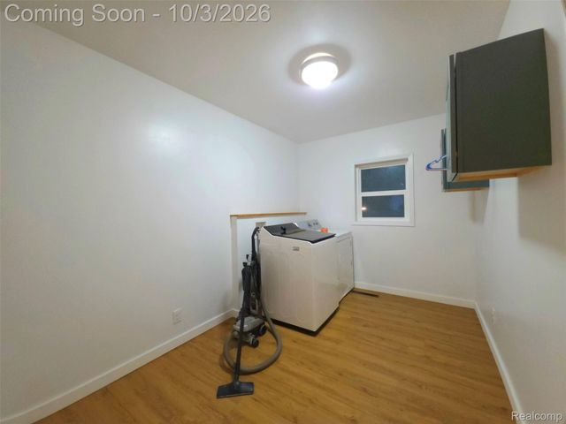 4441 E Court Street, Burton, MI 48509