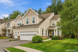 85 Ridgewood Drive 85, Middlebury, CT 06762
