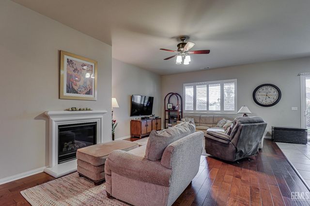 13500 Alabaster Court, Bakersfield, CA 93306