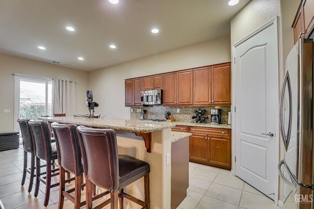 13500 Alabaster Court, Bakersfield, CA 93306