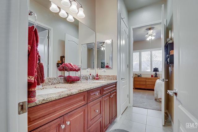 13500 Alabaster Court, Bakersfield, CA 93306