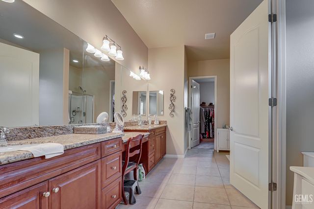 13500 Alabaster Court, Bakersfield, CA 93306